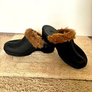Crocs cobbler fuzz faux fur lined black size 8